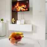 Cozy In Apartment *